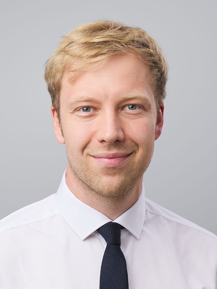 Dr. Lars Lindemann